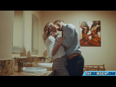 ❤️ When a busty blonde seduces you in a public restroom ️ Homemade porn at en-us.pornoklinge.ru ❌️❤